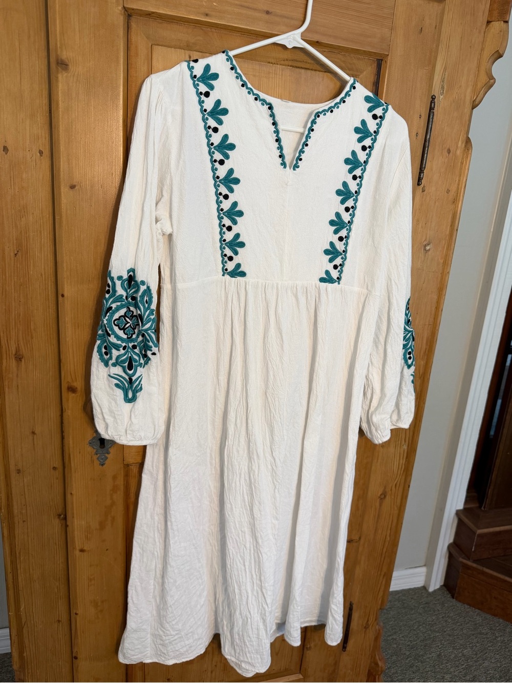 Embroidered Long Sleeve White Dress with Teal & Navy Accents Sz Large